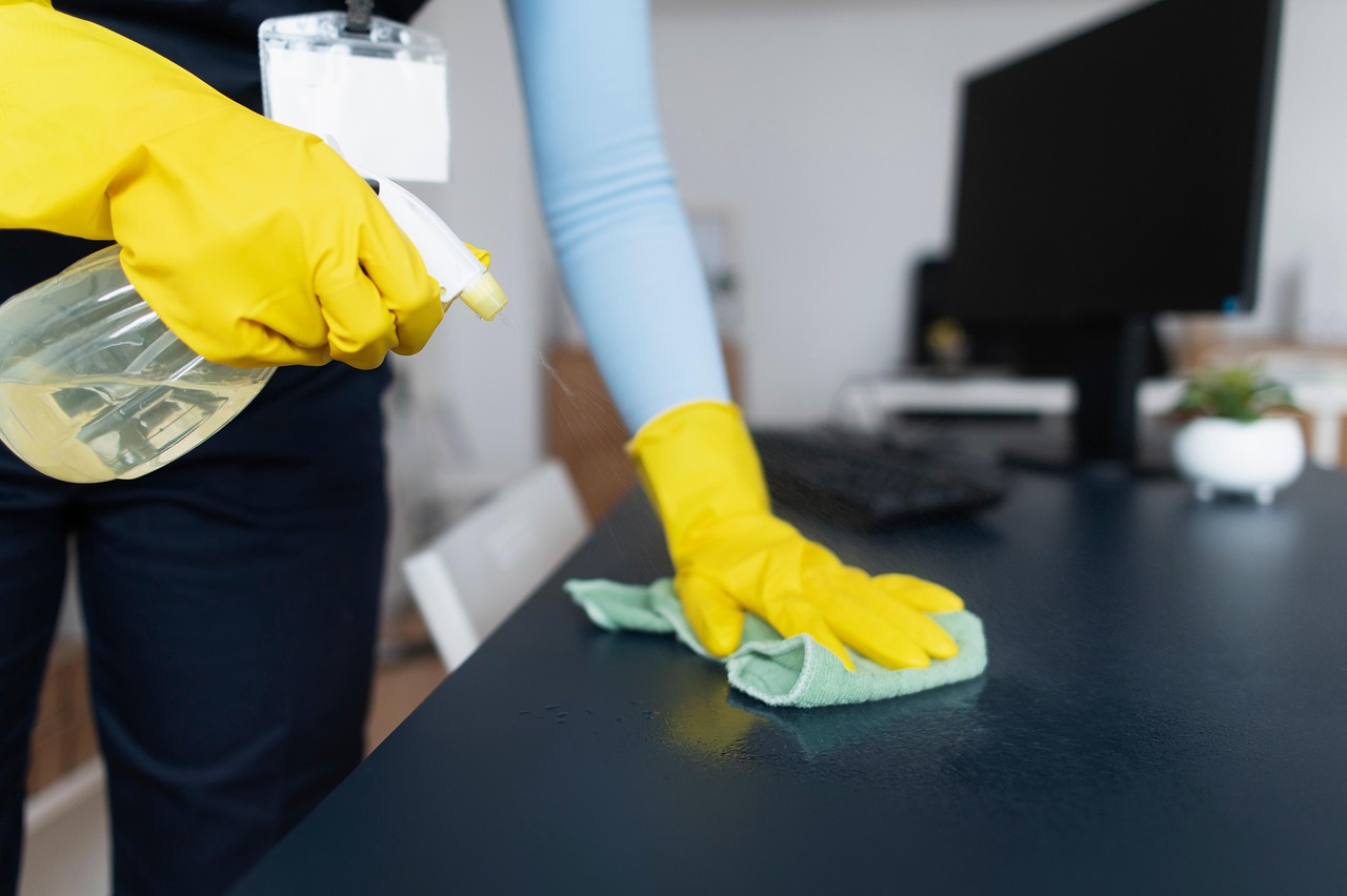 Kaip teisingai įrengti ergonomišką darbo vietą biure: praktinis vadovas kiekvienam darbuotojui